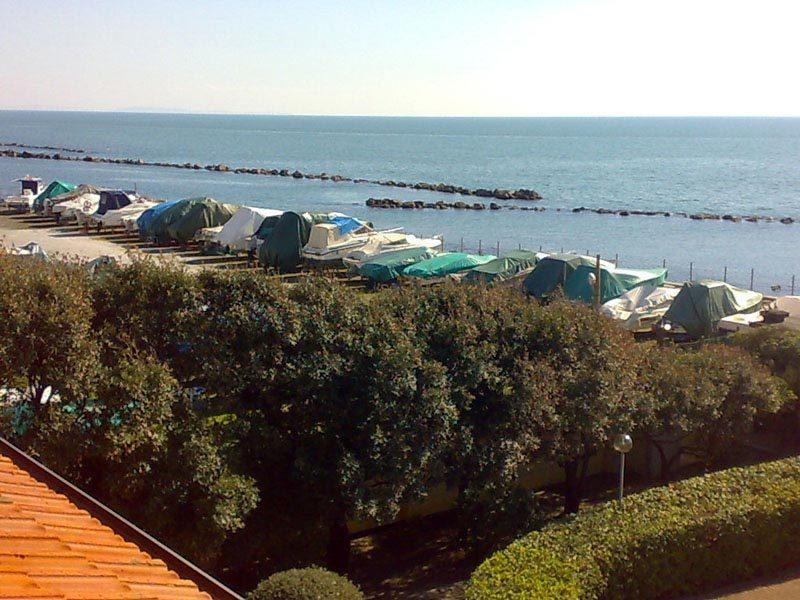 Ostello Apuano Marina Di Carrara Extérieur photo